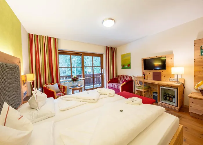 Hotel Neuhaeusl - Herzlich Familiaer